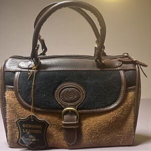 Elegant Leather Women's Travel Bag - Brown and Black VTG Estate